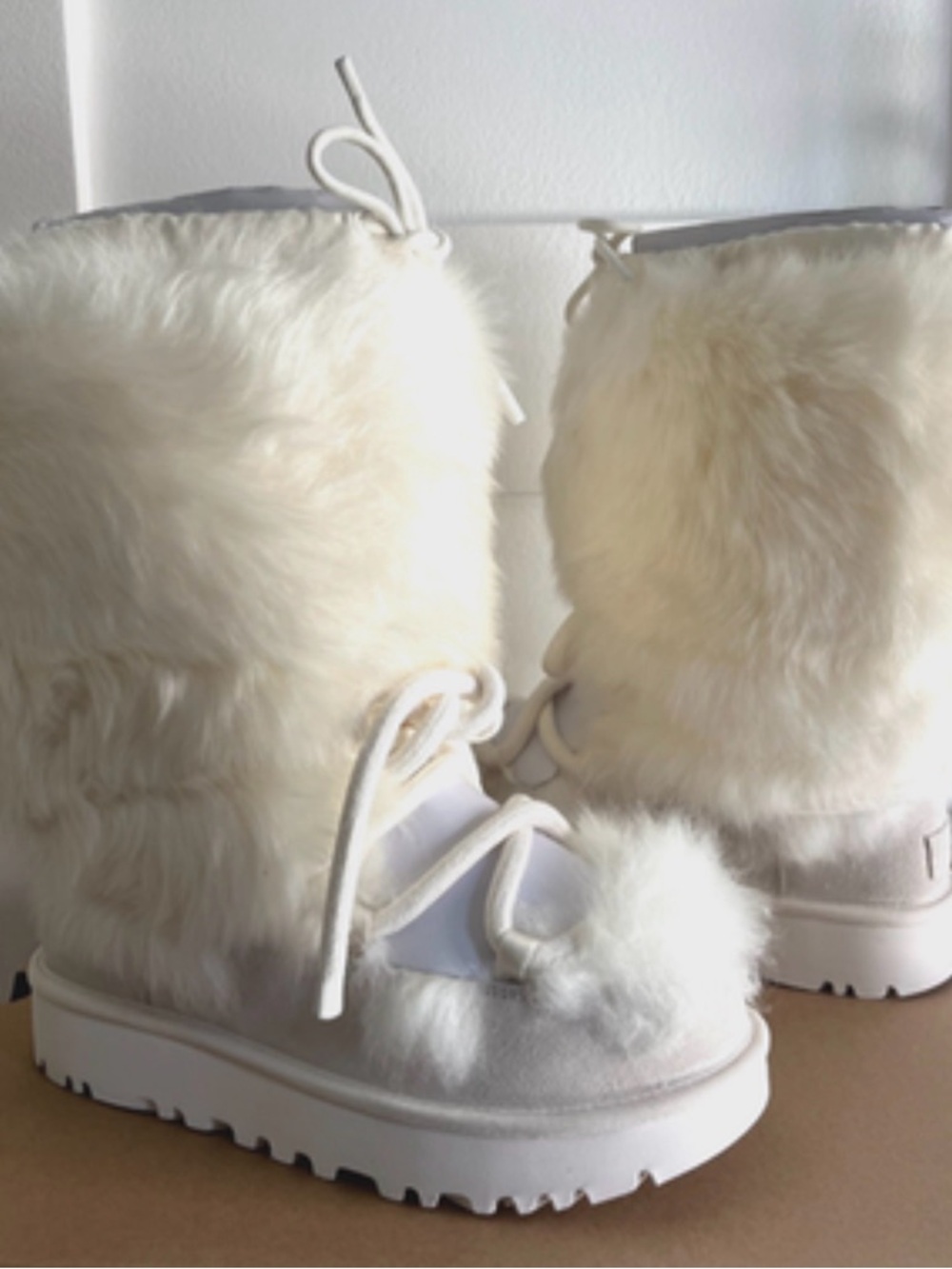 UGG Women’s Classic Tall Chalet Boots Size 9 NEW!